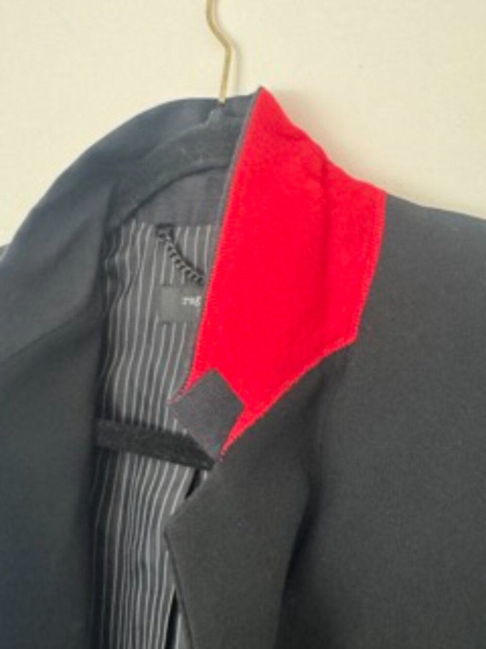 Blazer - Picture 3 of 3
